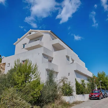 Bruna Nocleg ze śniadaniem 3*